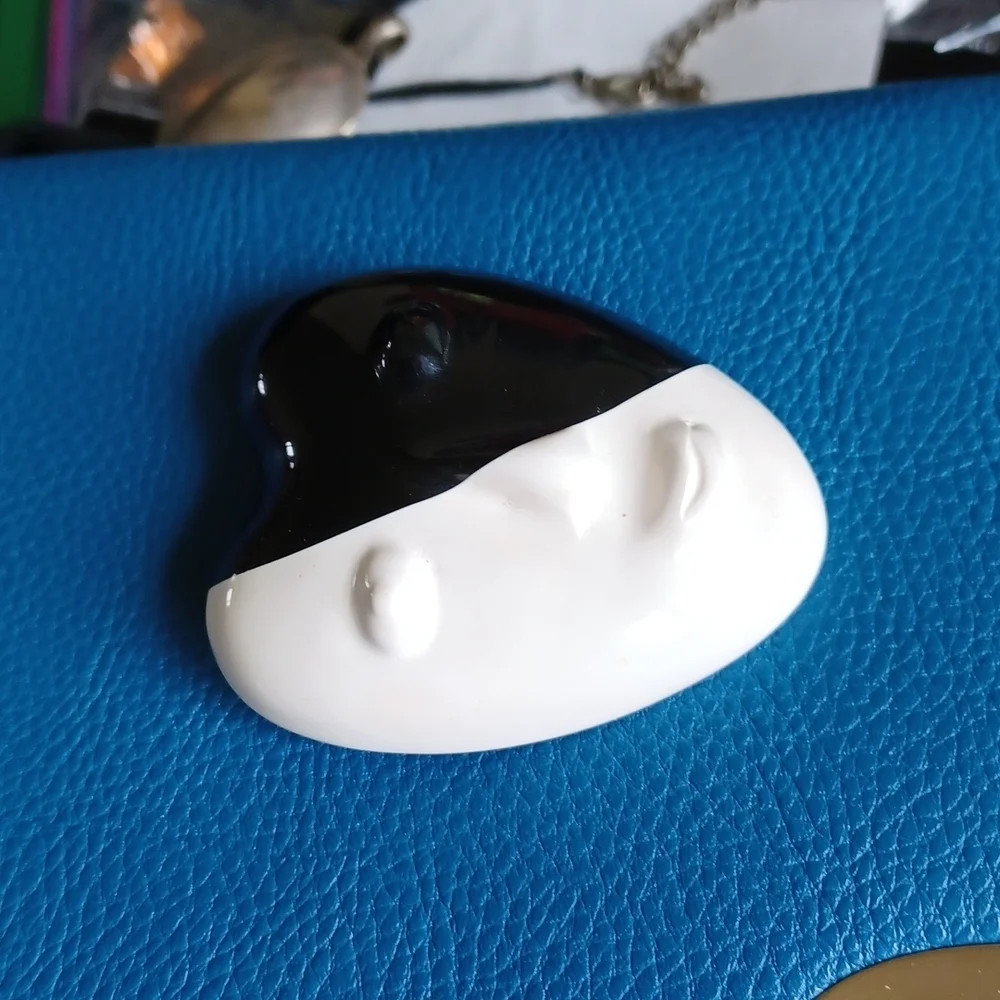 Design Face Brooch 🙂, Large